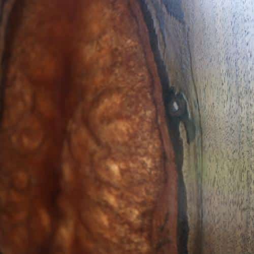 planche de présentation à fromages en noyer résine époxy cuivre ronde