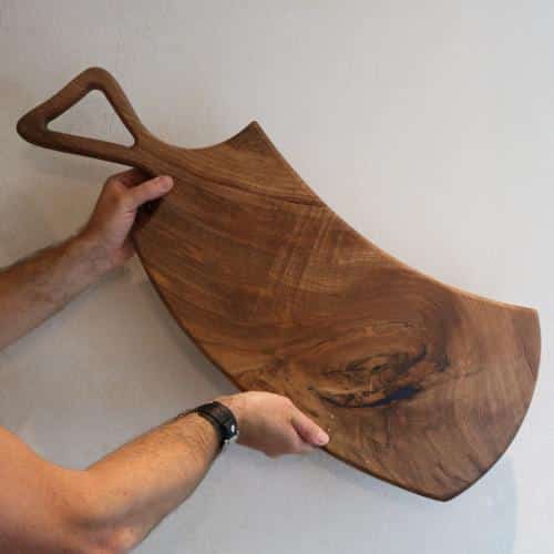 planche de présentation fromage en noyer d'Amérique courbe