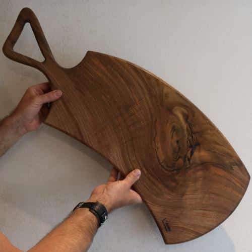 planche de présentation fromage en noyer d'Amérique courbe